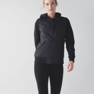 Lululemon chilly bomber size 8